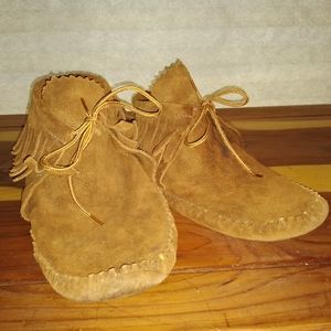 Women's Taos Moccasins